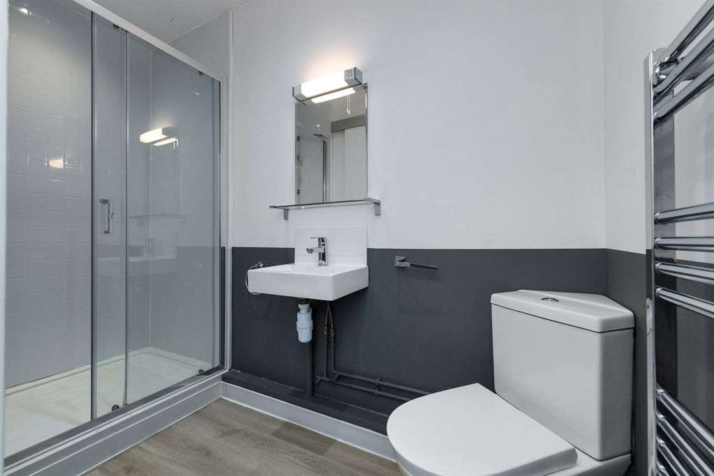 Property photo 3 of 4 (Main)