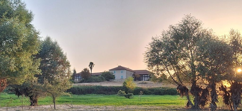 Property photo 1 of 36