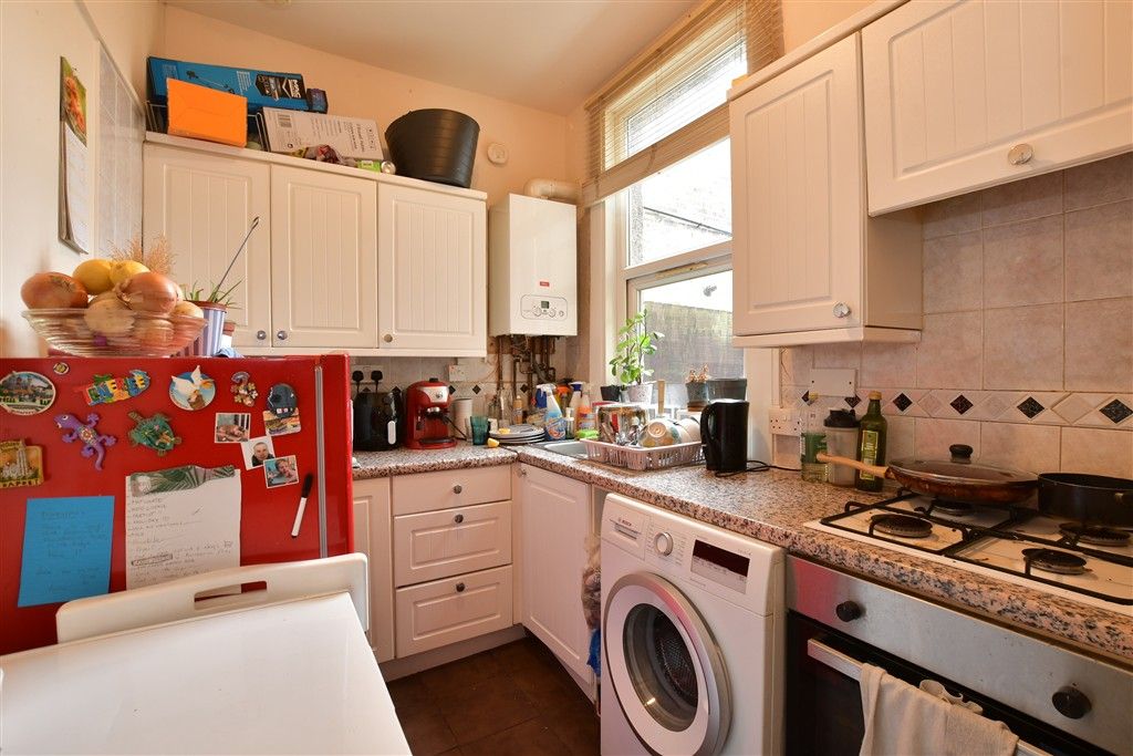 Property photo 3 of 7 Kitchen