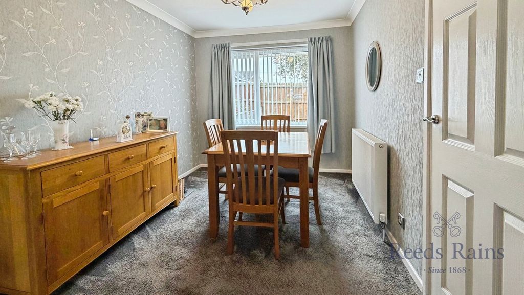 Property photo 3 of 15 Dining Room