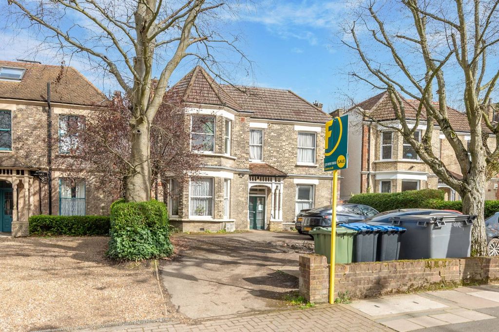 Property photo 2 of 9