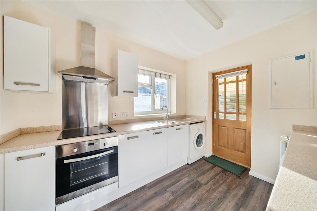 Property photo 2 of 20