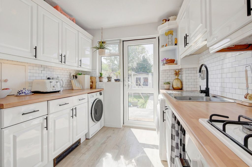 Property photo 3 of 29