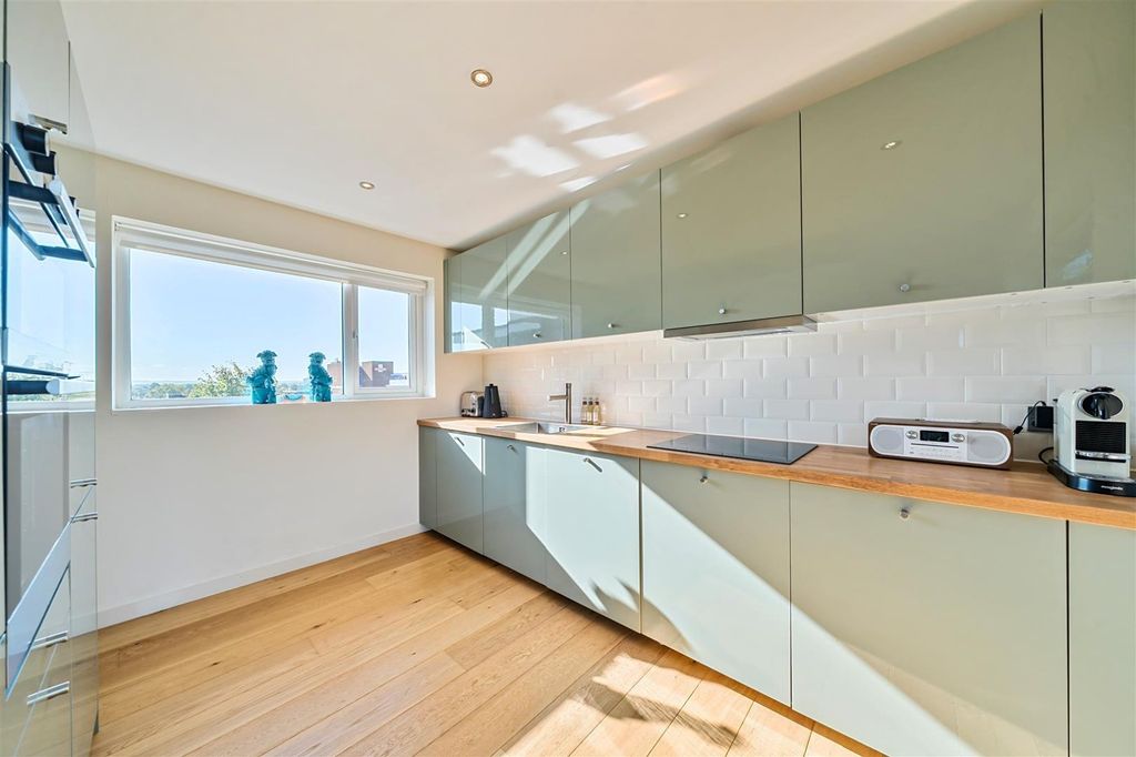 Property photo 2 of 15 Picture No. 03