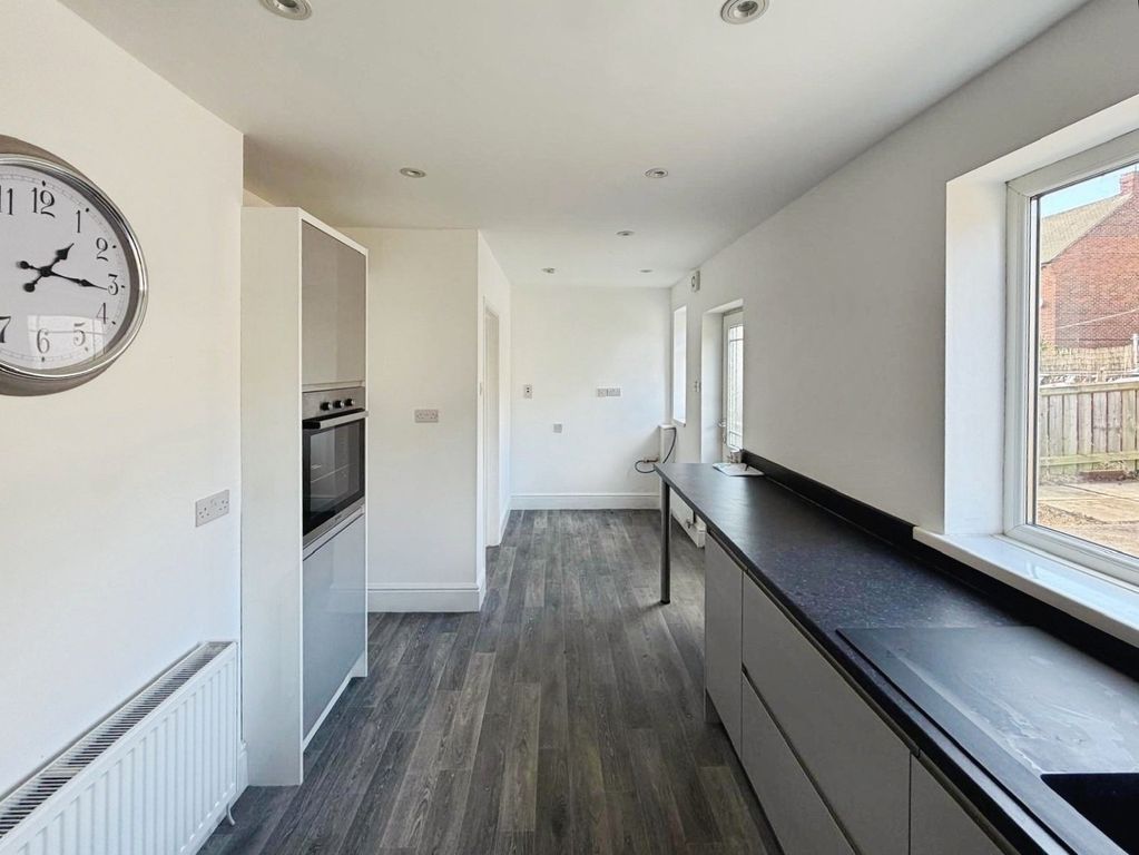 Property photo 3 of 13 Kitchen