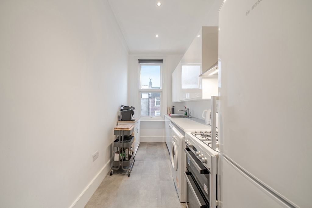 Property photo 2 of 7 1405660-9-697A3A0...