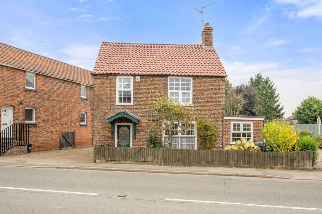 Property photo 1 of 36
