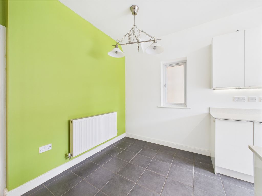 Property photo 3 of 12 Cam01740G0-Pr0389-Still004