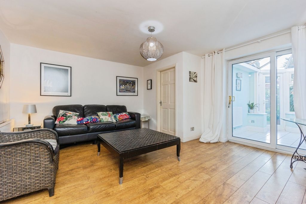 Property photo 3 of 19 Pbox-Img.Jpg