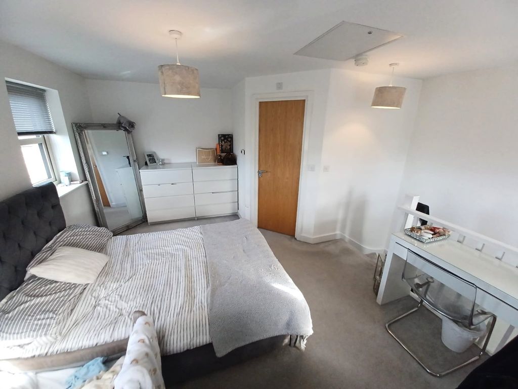 Property photo 3 of 11 Picture No. 01