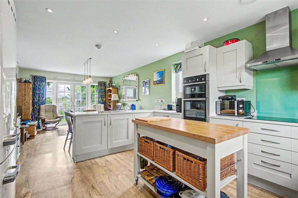 Property photo 2 of 34 Picture No. 39
