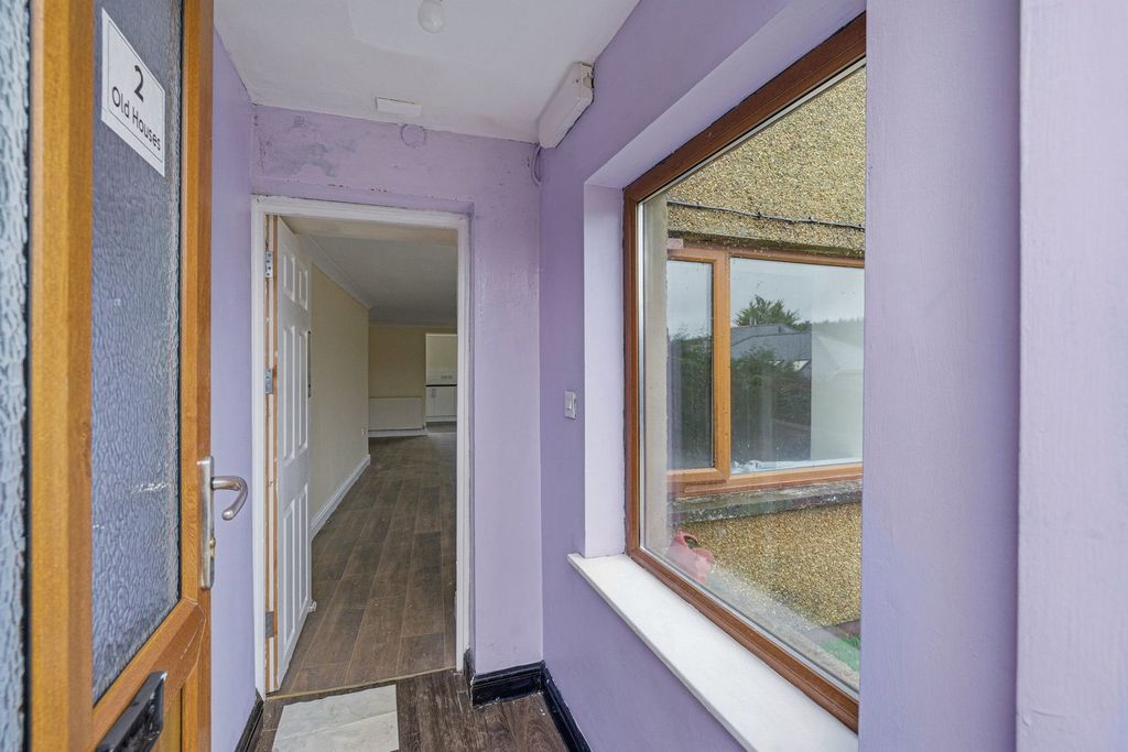 Property photo 3 of 23