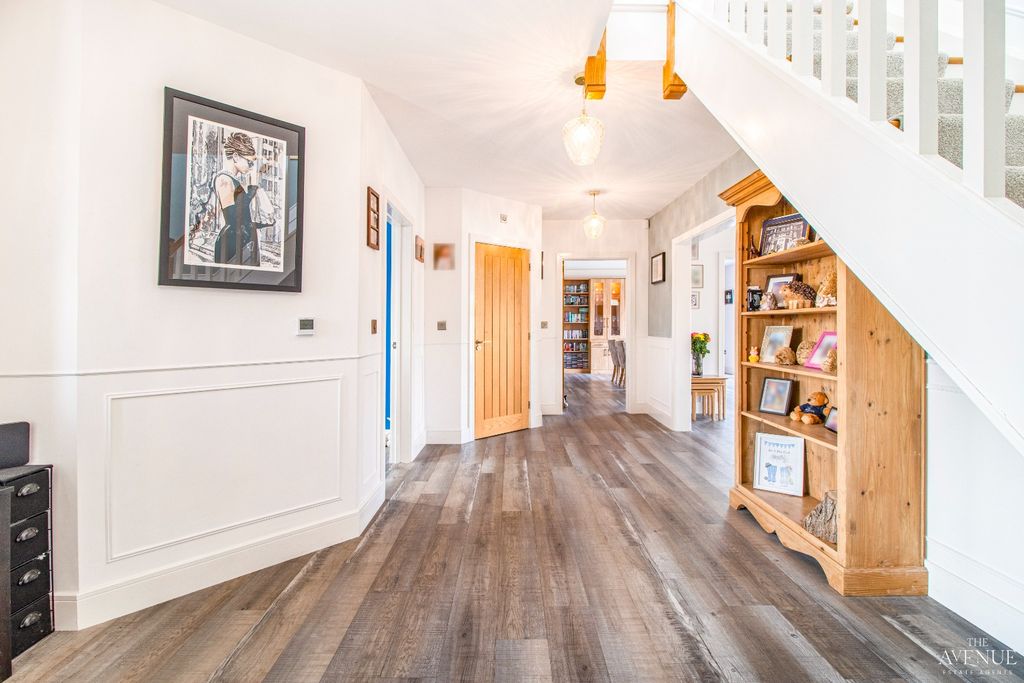 Property photo 3 of 50 4424015