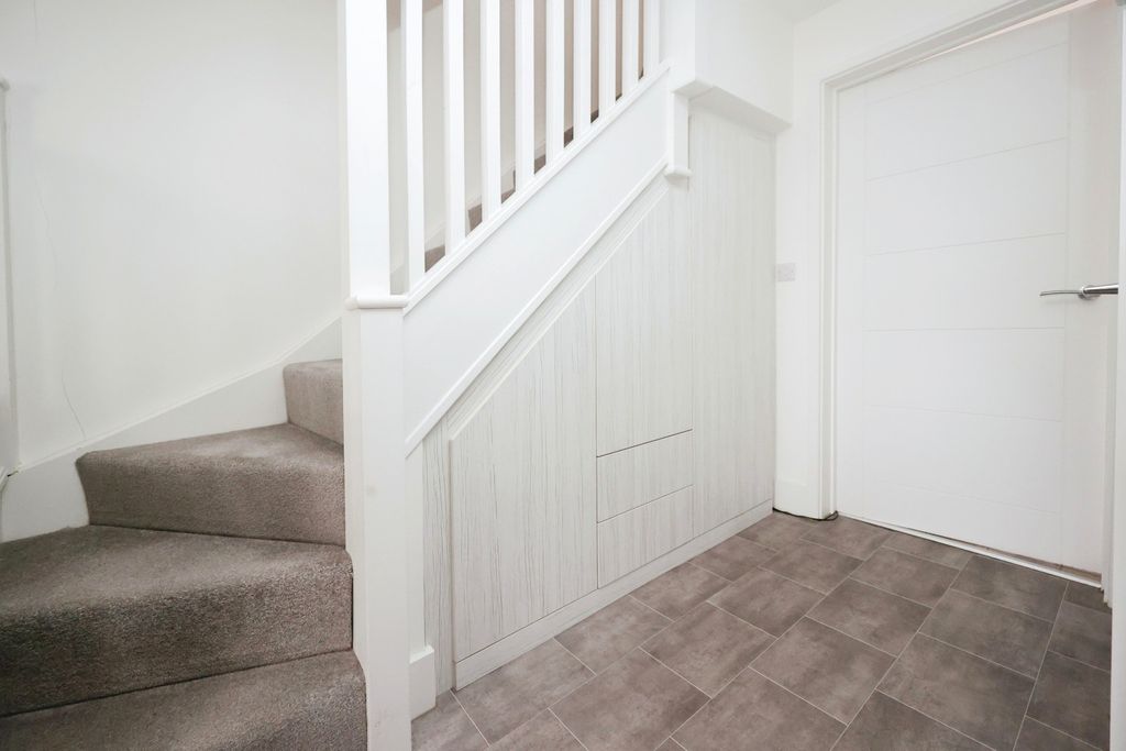 Property photo 3 of 18 4250762