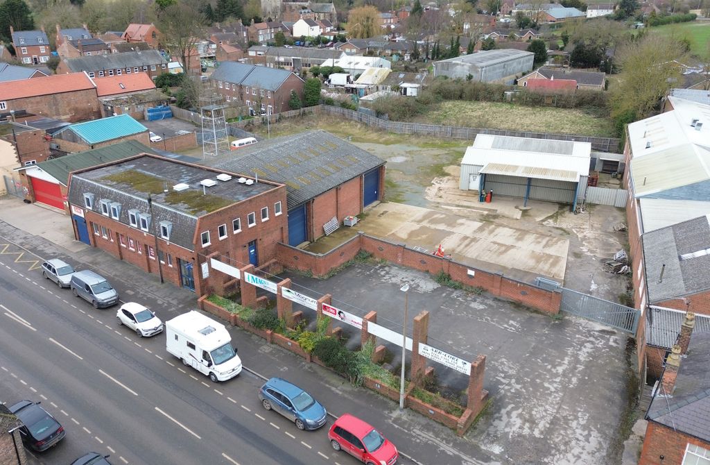 Property photo 2 of 22