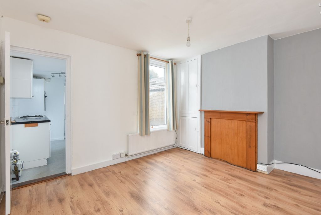 Property photo 3 of 13 4459035