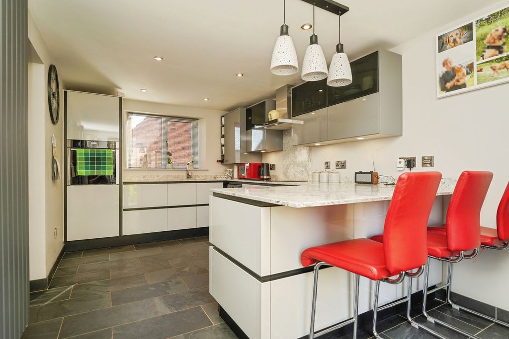 Property photo 3 of 22 Pbox-Img.Jpg