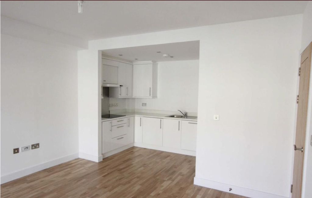 Property photo 1 of 9 Kitchen