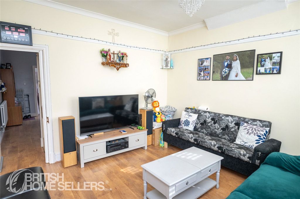 Property photo 2 of 10 Picture No. 06