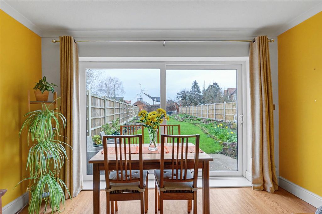 Property photo 3 of 32 Lounge Diner_4.Jpeg