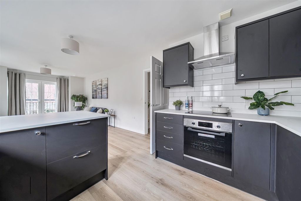 Property photo 3 of 9 Kitchen.Jpg