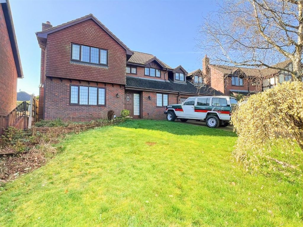 Property photo 2 of 29 Frontage