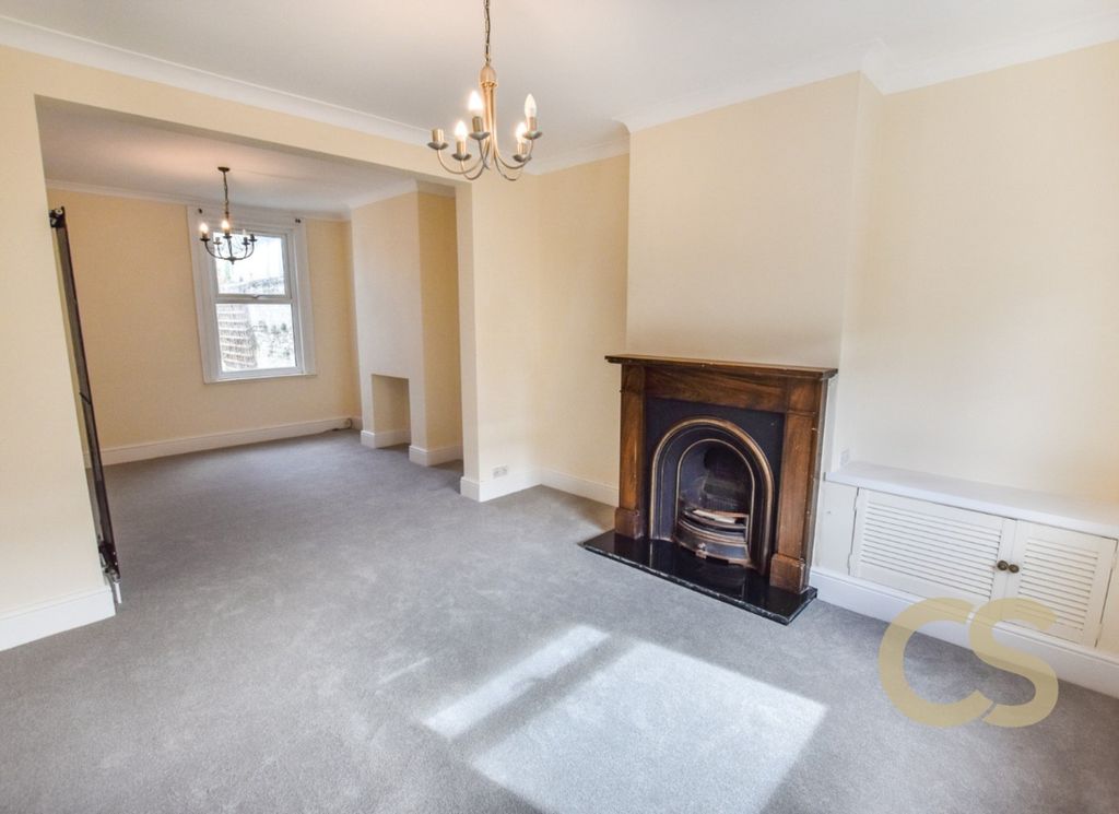 Property photo 2 of 9 4537491