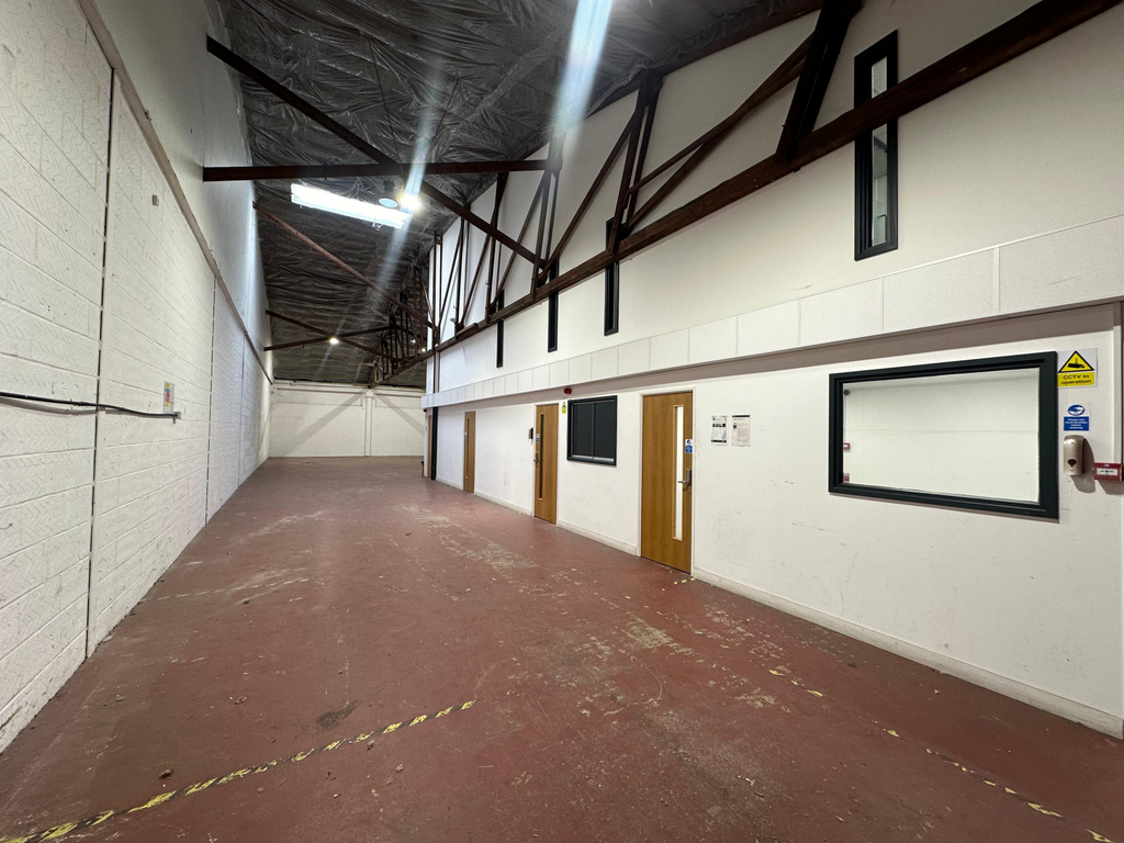 Property photo 1 of 6 An Industrial Unit To Let In Uxbridge