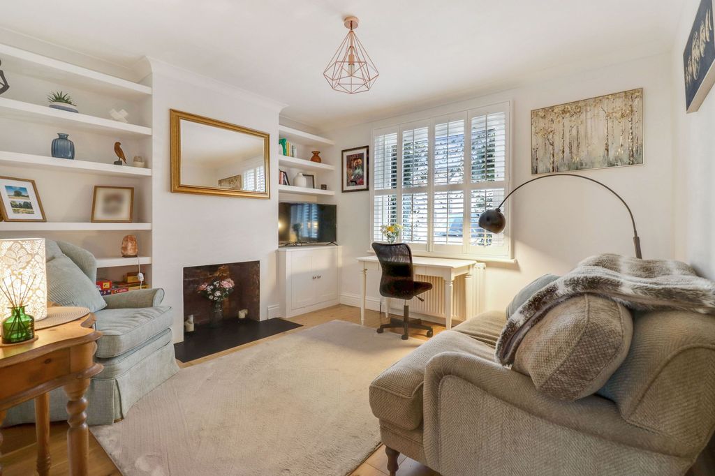 Property photo 2 of 18