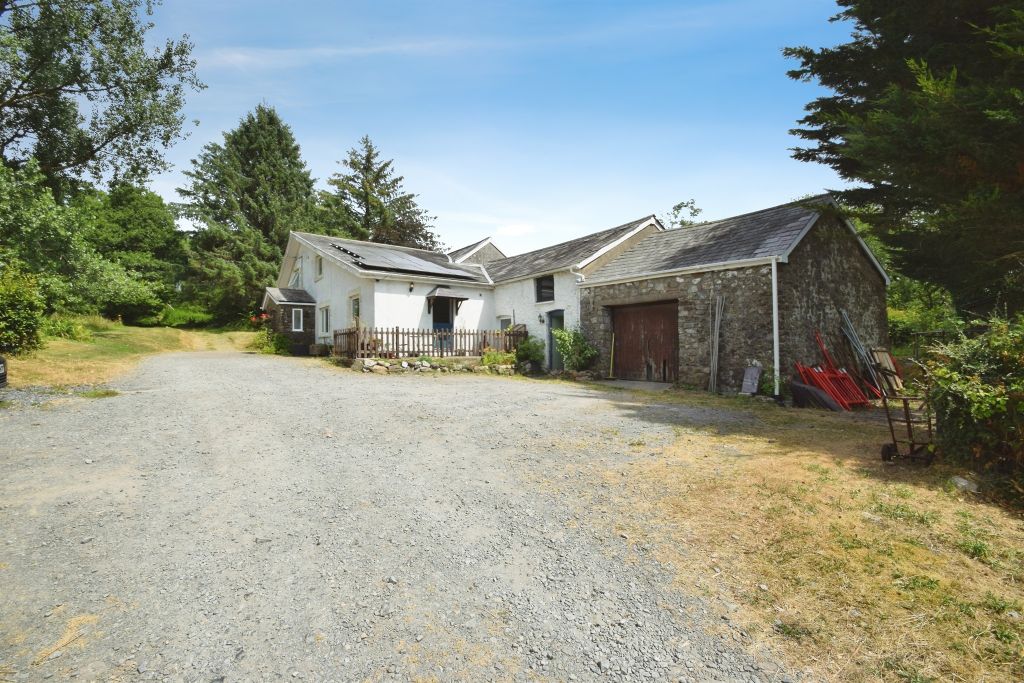 Property photo 2 of 20