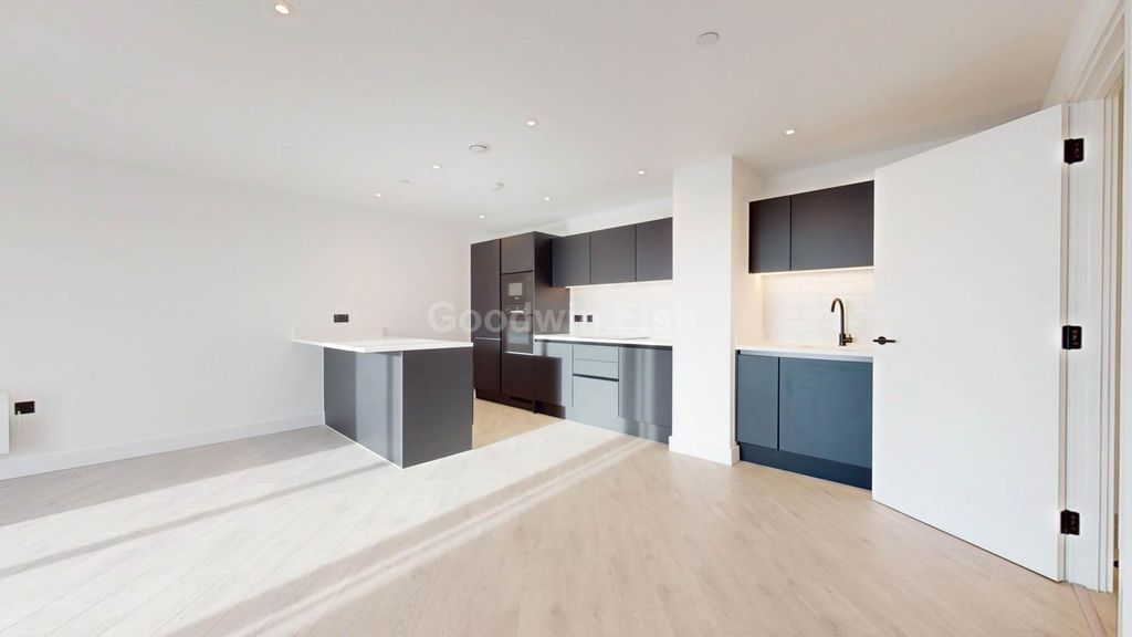 Property photo 2 of 36