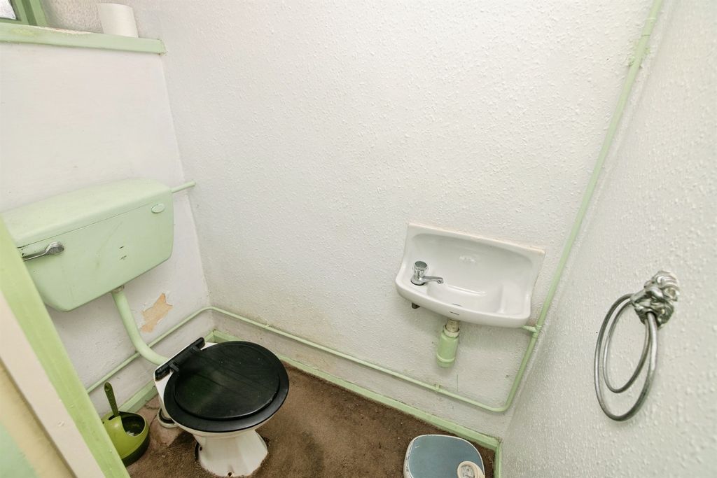 Property photo 3 of 17