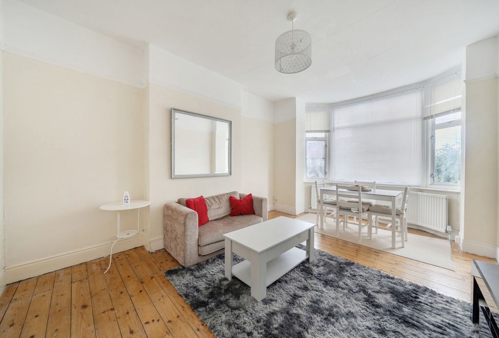 Property photo 2 of 12 1476612-9-6A29695...