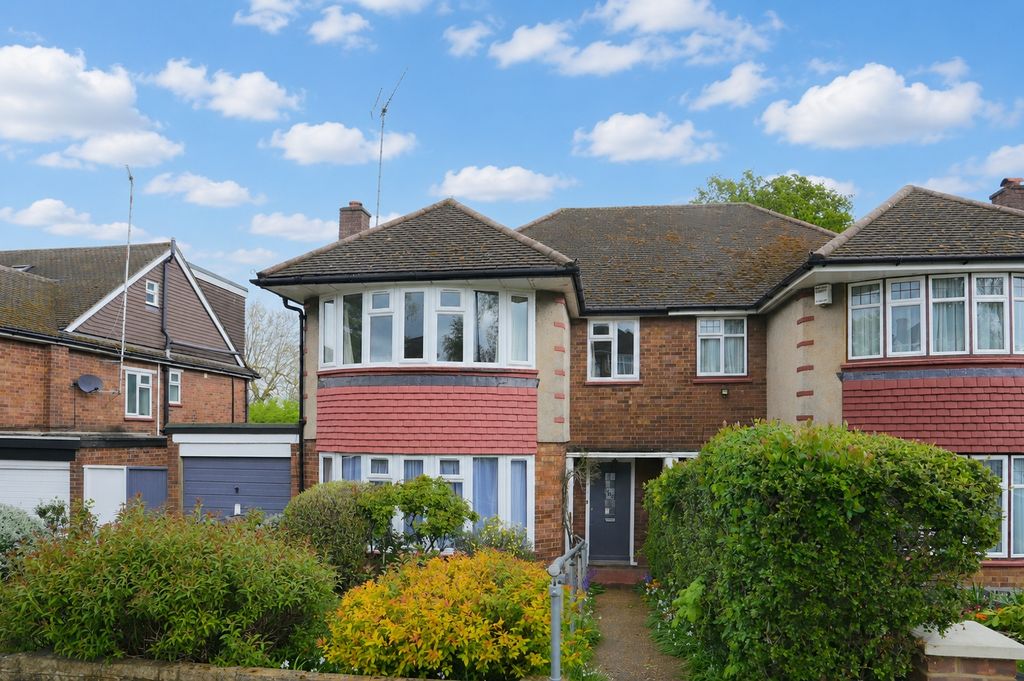 Property photo 1 of 11 Property_With_Blue_Sky