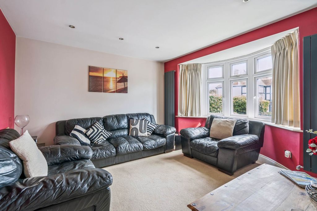 Property photo 2 of 17