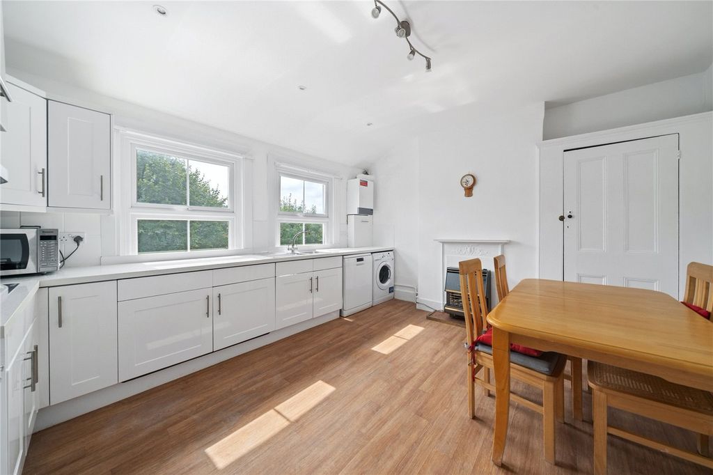 Property photo 2 of 10 Picture No. 21