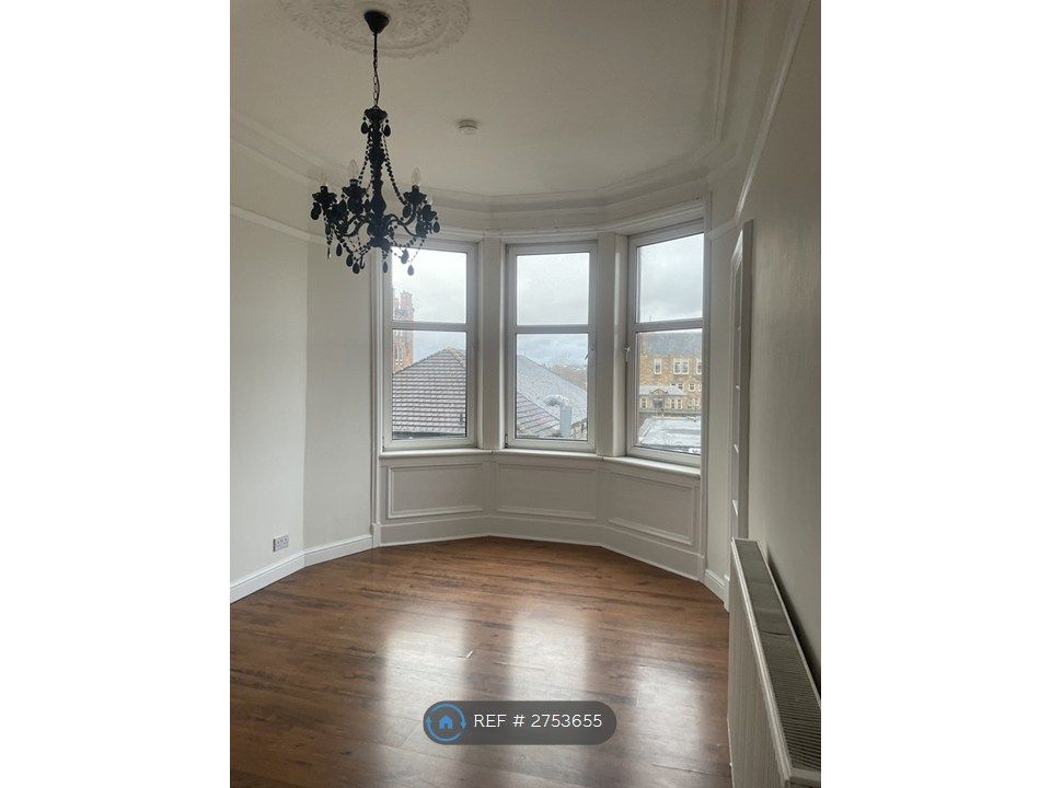 Property photo 3 of 8 Lounge