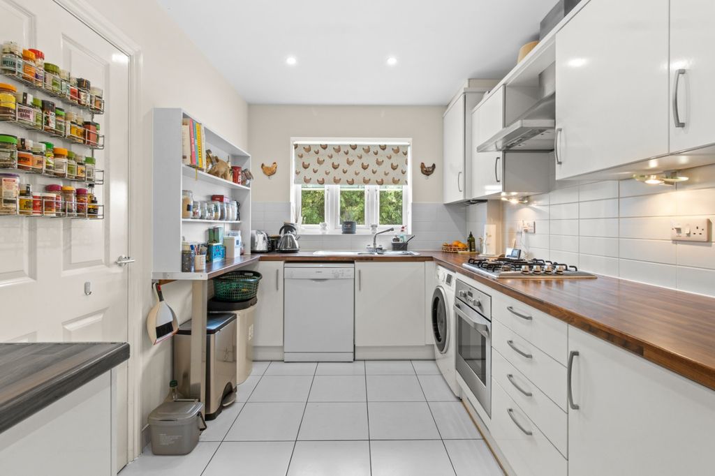 Property photo 2 of 26 Kitchen