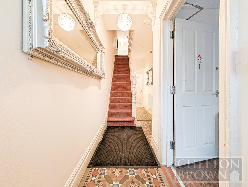 Property photo 2 of 44 Entrance Hall