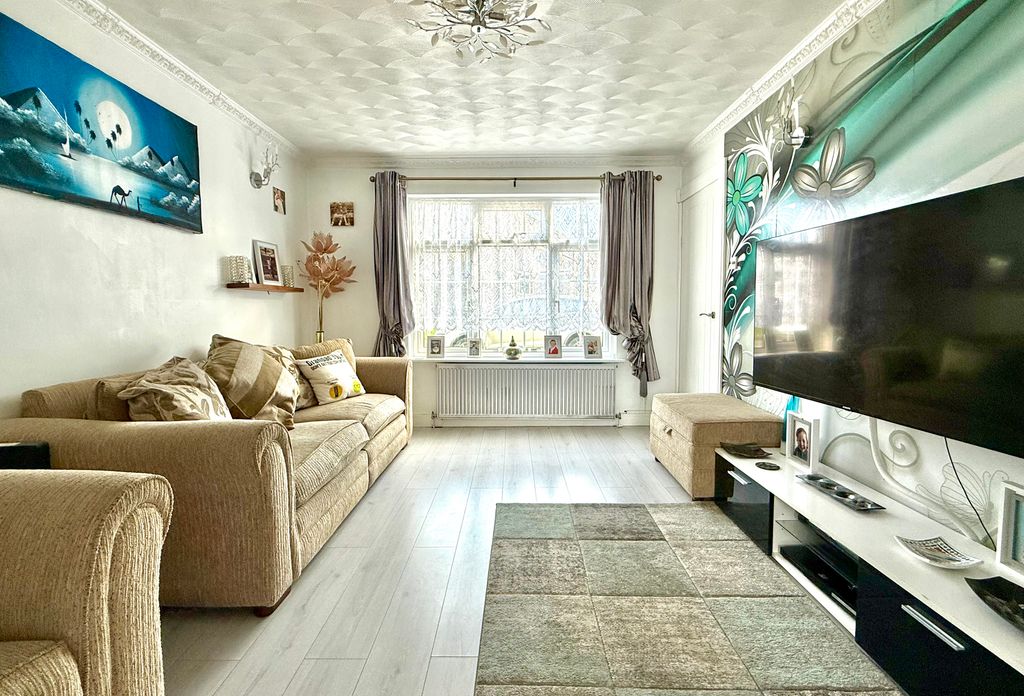 Property photo 2 of 21