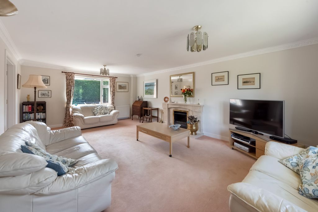 Property photo 2 of 36
