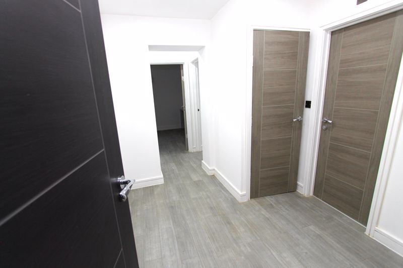 Property photo 1 of 7 Photo 8