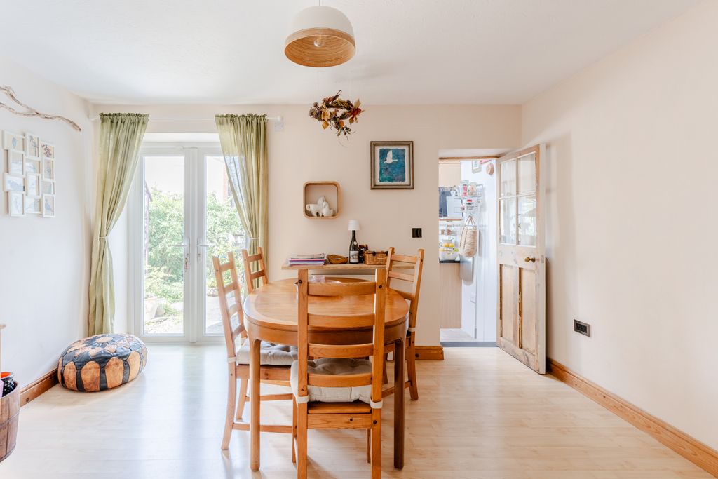 Property photo 2 of 19 2