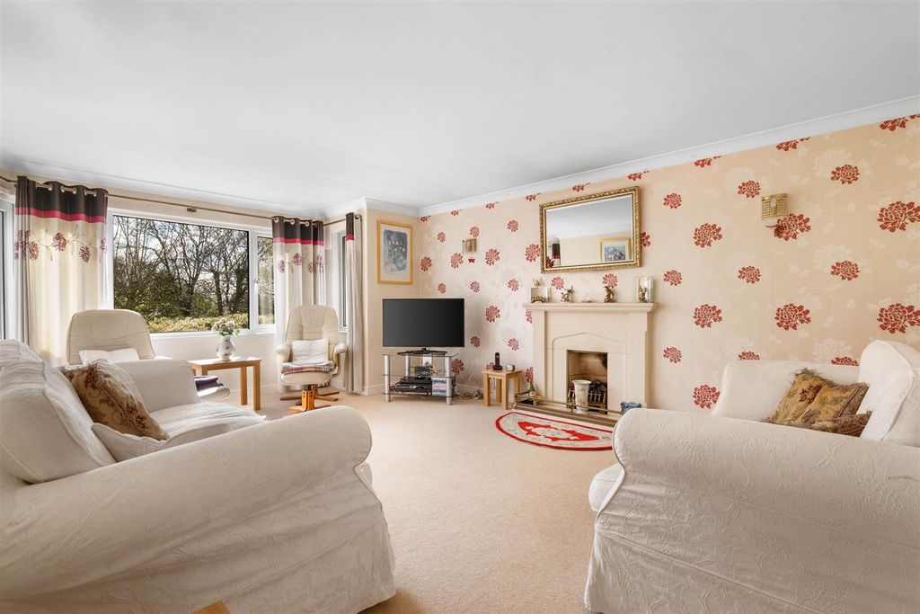 Property photo 2 of 23