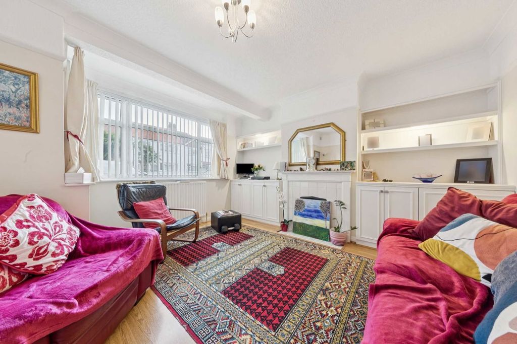 Property photo 2 of 8