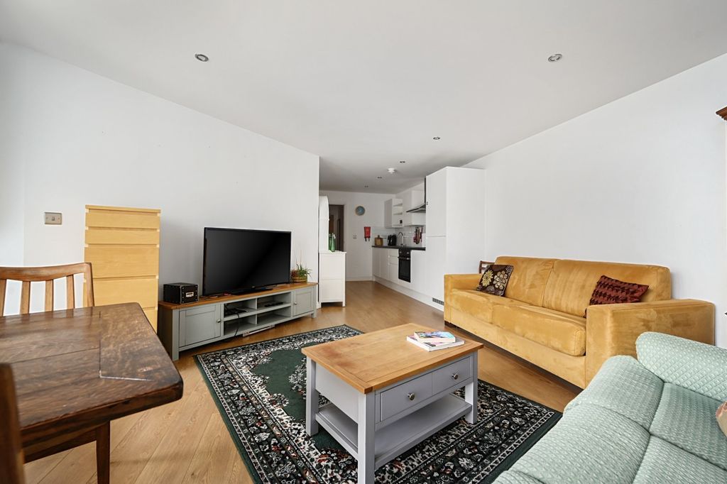 Property photo 3 of 19 Picture No. 09