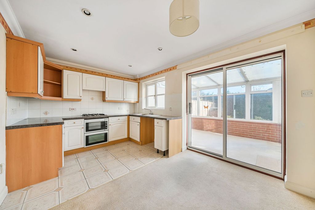 Property photo 2 of 18