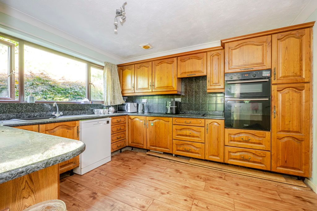 Property photo 3 of 17 Photo 13