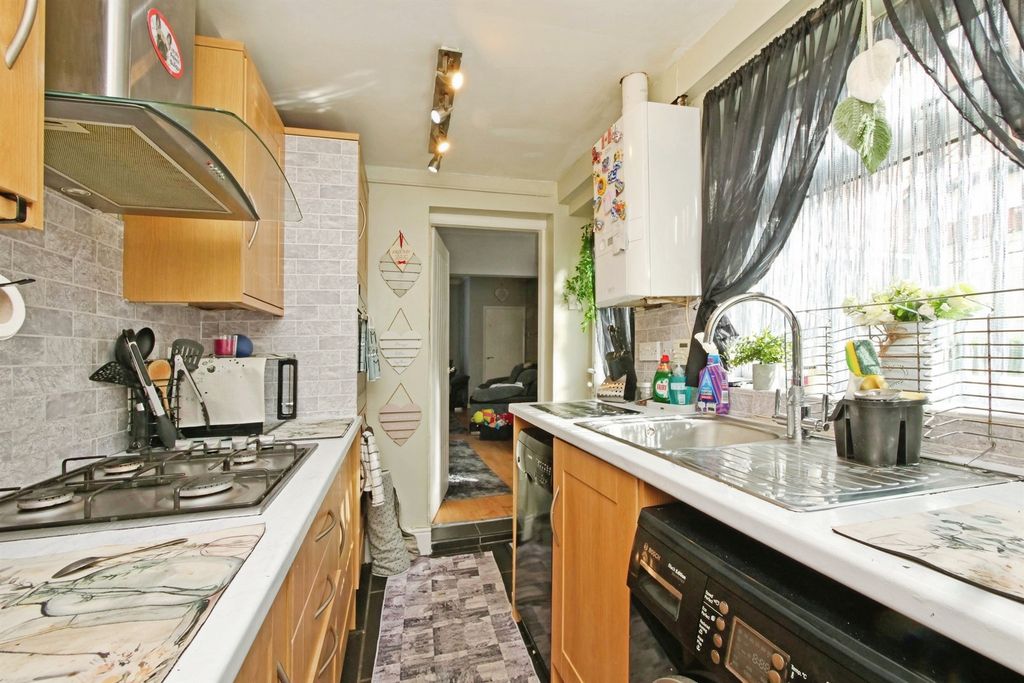 Property photo 3 of 14