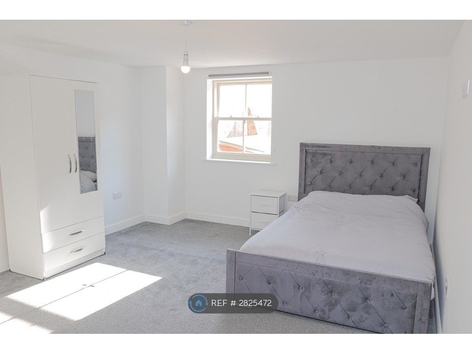 Property photo 2 of 35